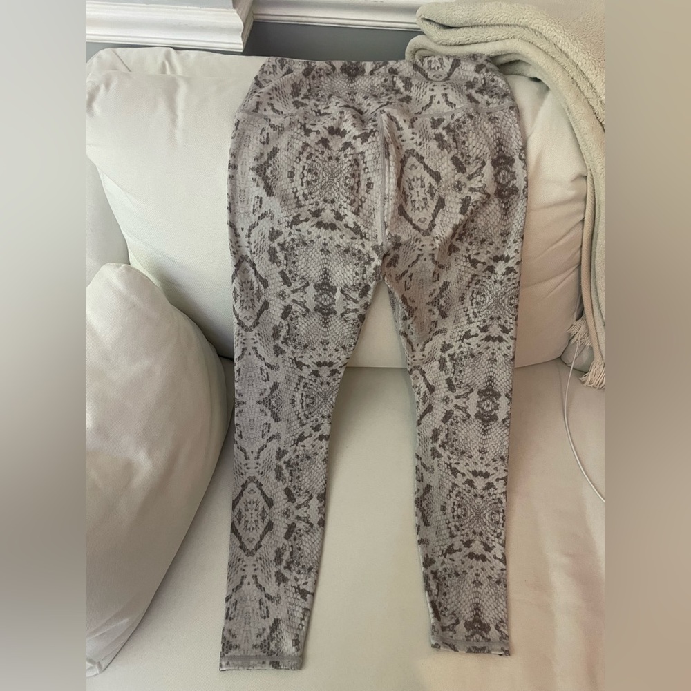 Varley Python Print 7/8 Legging, Size M. - image 2